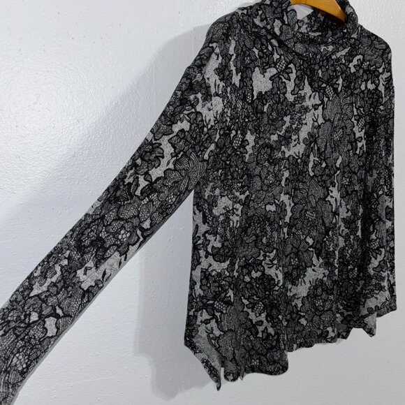 Simply Vera Vera Wang Gray Black Floral Lace Print Top L Cowl Neck Stretch Soft - Picture 3 of 14